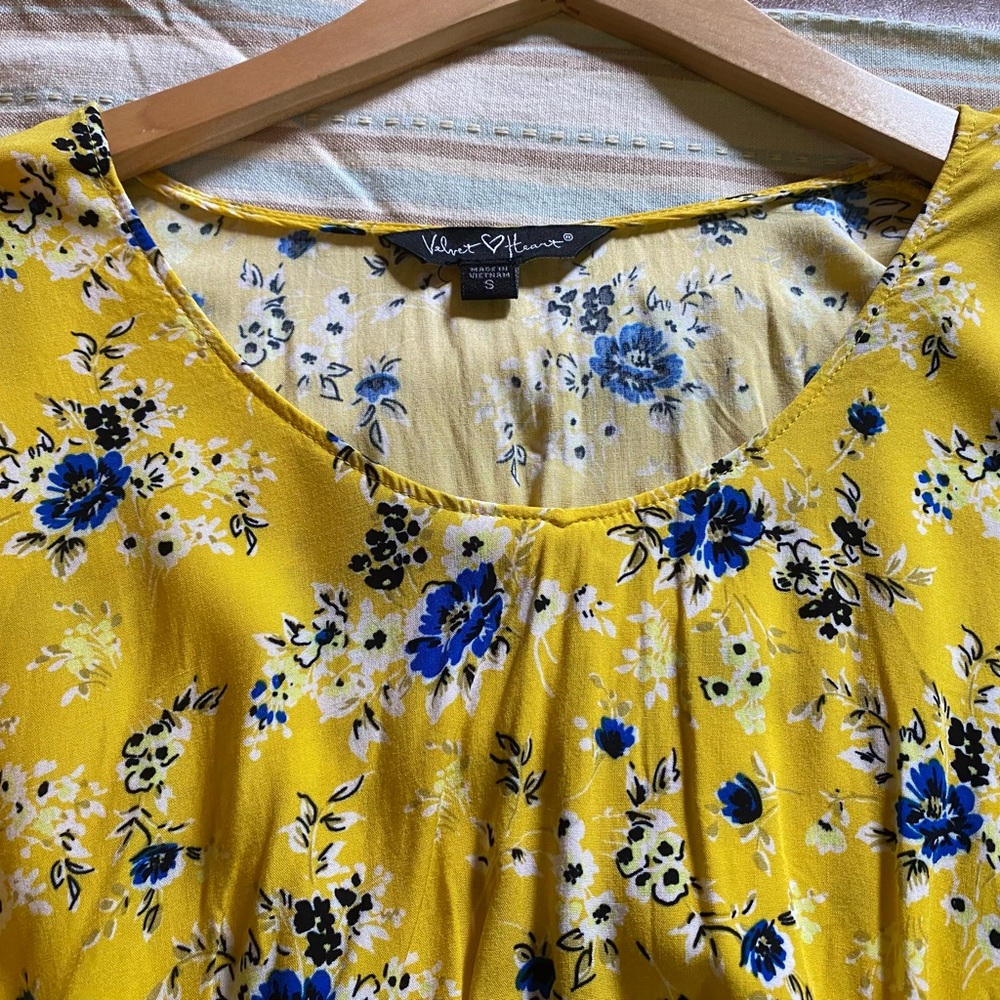 Velvet Heart Brand floral Crop-top.